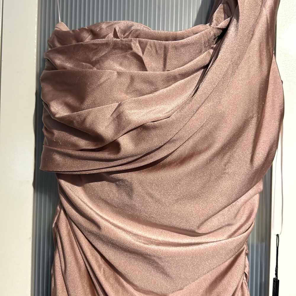 ✔️#91 BRAND NEW LA FEMME GOWN - Picture 5 of 6